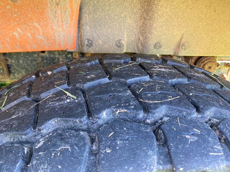 international-4900-image-38