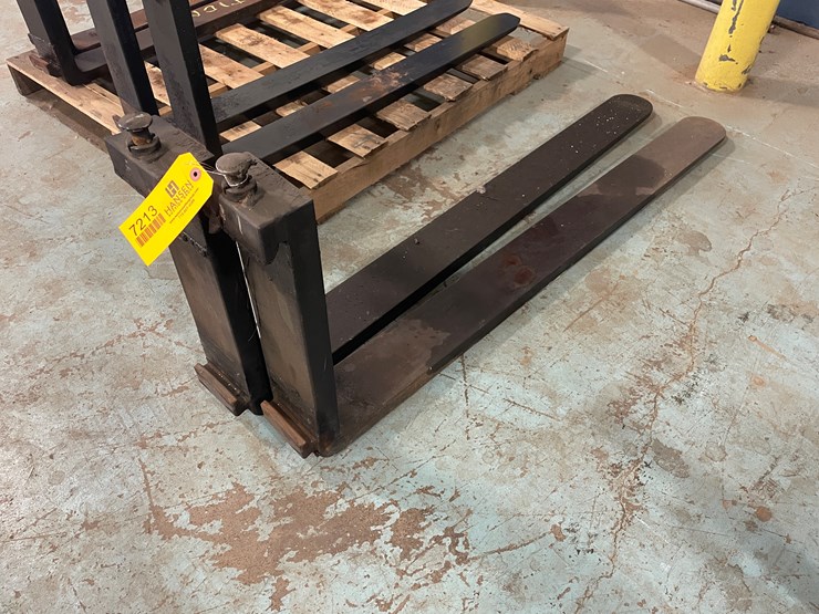 #7213-•-54"-x-5"-forklift-pallet-forks-image-3