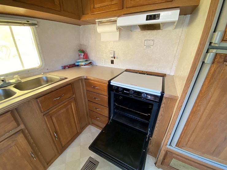 #1607-•-keystone-sprinter-360fk-camper,-(no-title)-image-42