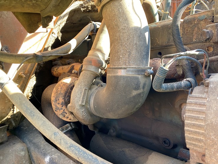 1982-international-dt466-image-49