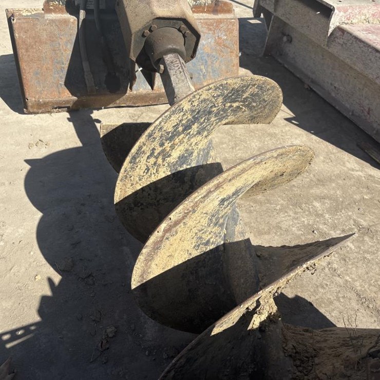 #5095 • Bobcat 24" Skid Steer Auger