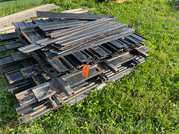 #1649-•-various-sections-of-stake-pocket-sides-and-headache-racks-image-7