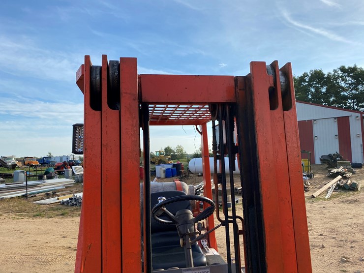 #1608-•-toyota-lp-forklift-image-14