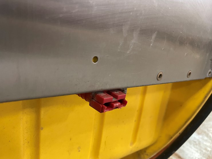 #5567-•-tomcat-2600-electric-floor-scrubber-image-30