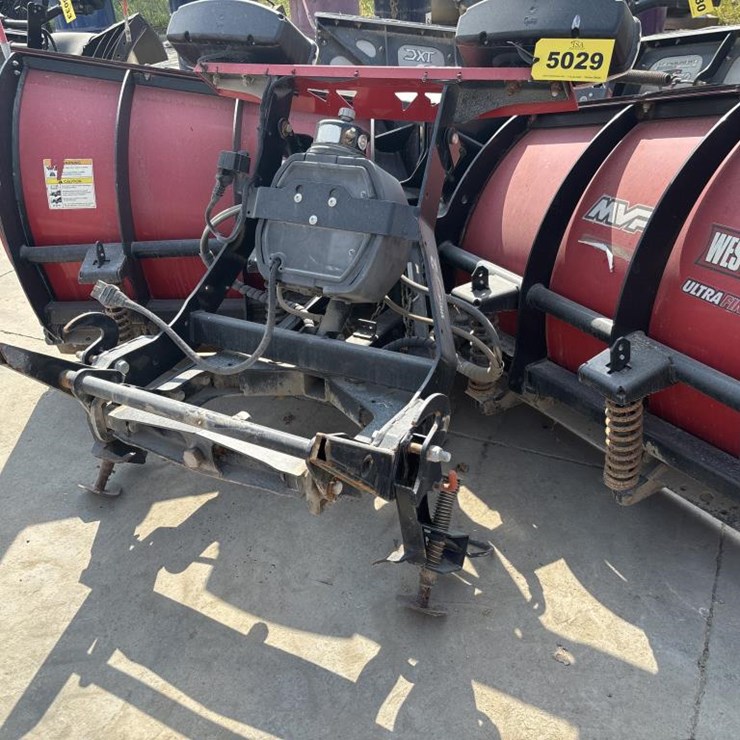 #5029 • Western MVP3 Ultra Finish Truck V-Plow