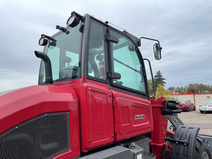 #5502-•-2024-magnum-4400l-wheel-loader-image-45