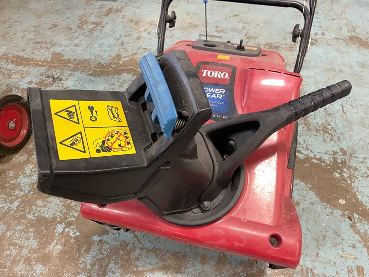 #7238-•-toro-power-clear-snowblower-image-8