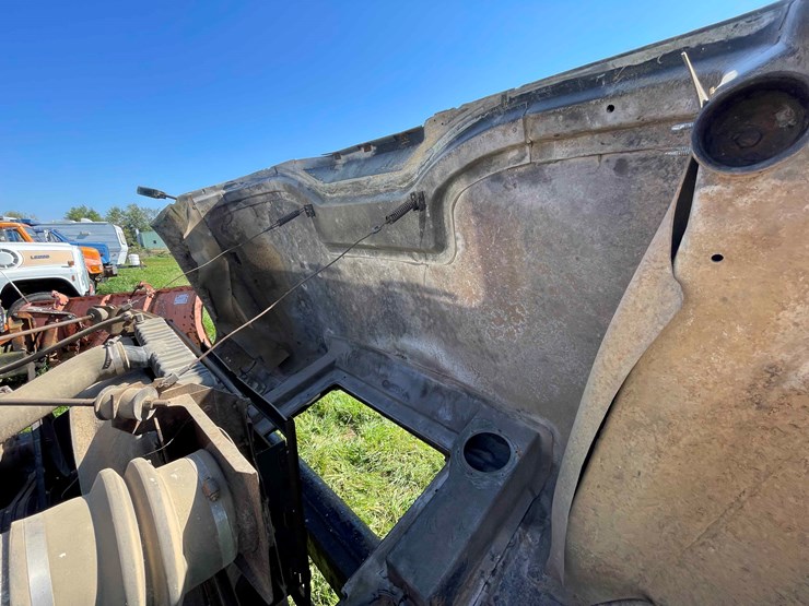 1982-international-dt466-image-114