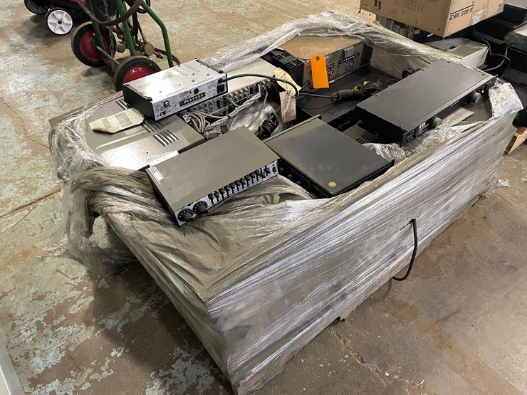 #7243-•-pallet-of-misc.-electronics-image-3