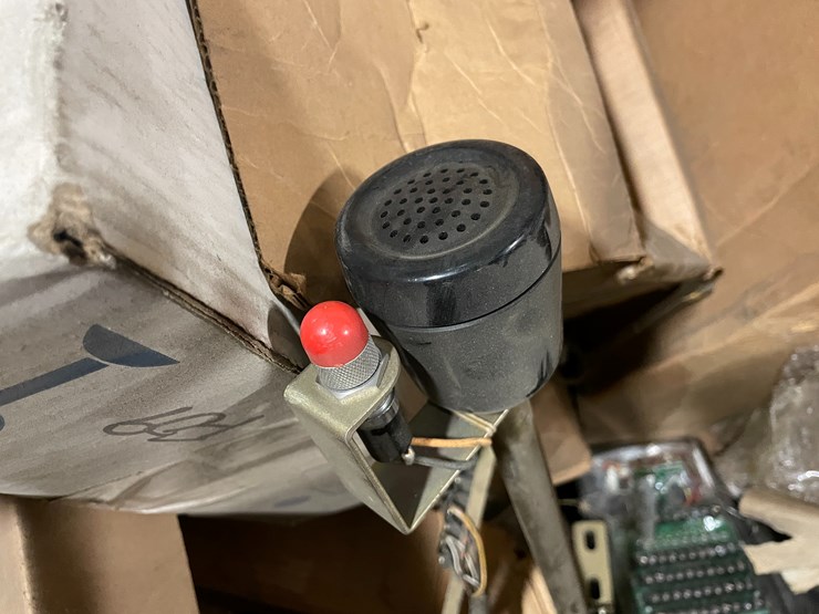 #7258-•-assorted-electrical-parts-and-supplies-image-10