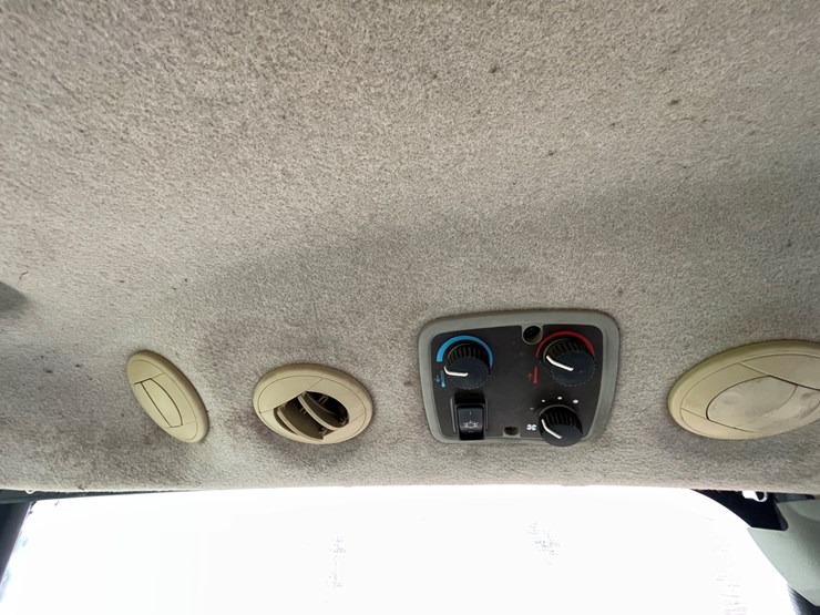 john-deere-1575-image-28