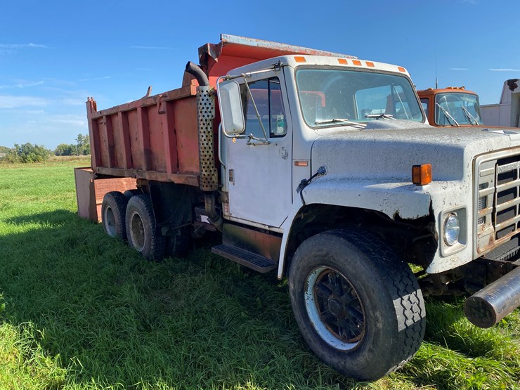 1982-international-dt466-image-4