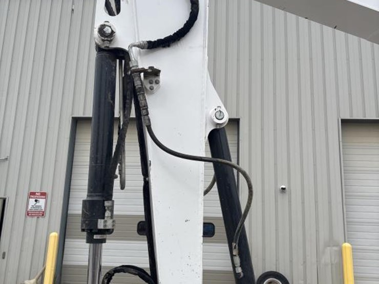 2019-bobcat-e85-image-28