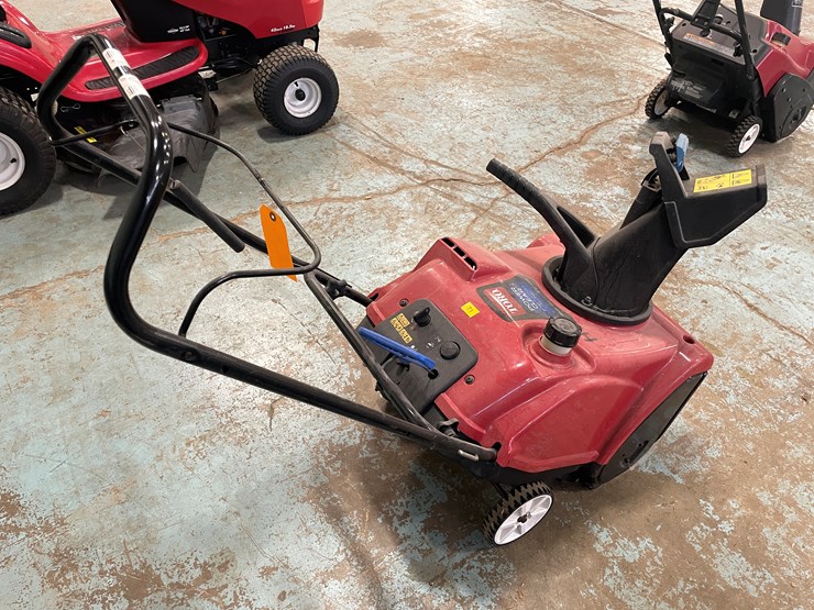 #7238-•-toro-power-clear-snowblower-image-4