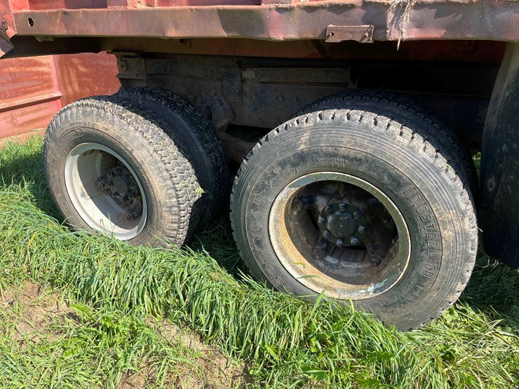 1982-international-dt466-image-66