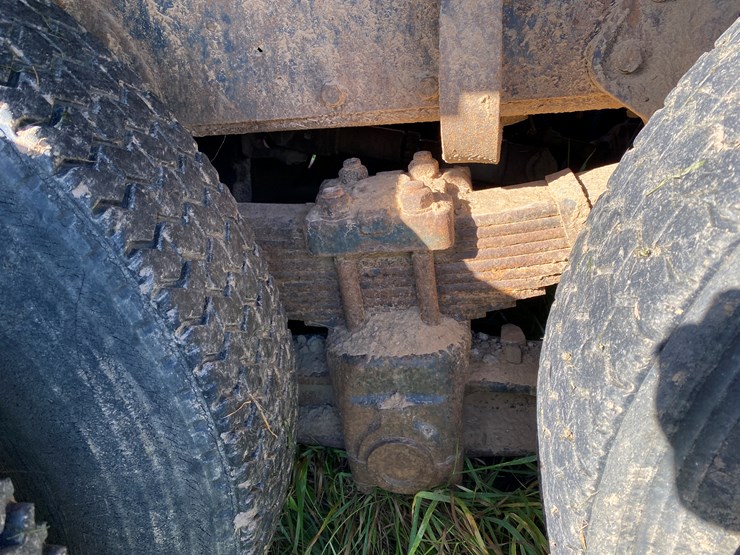 1982-international-dt466-image-23