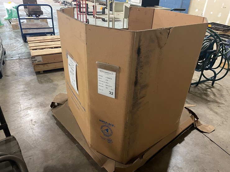 #7258-•-assorted-electrical-parts-and-supplies-image-4