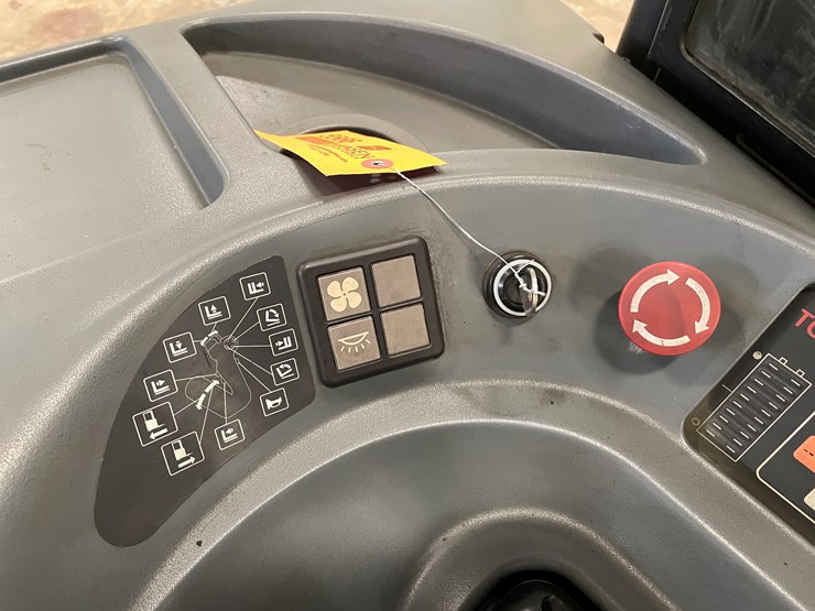 #5566-•-toyota-7bru18-ride-on-electric-reach-forklift-image-33