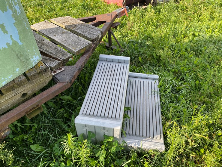 #1637-•-polly-port-a-potty-image-15