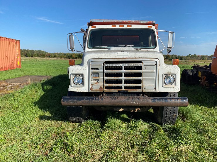 1982-international-dt466-image-2