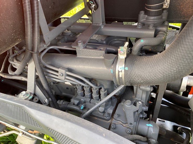 #1583-•-kubota-l4600d-4x4-diesel-tractor-image-39