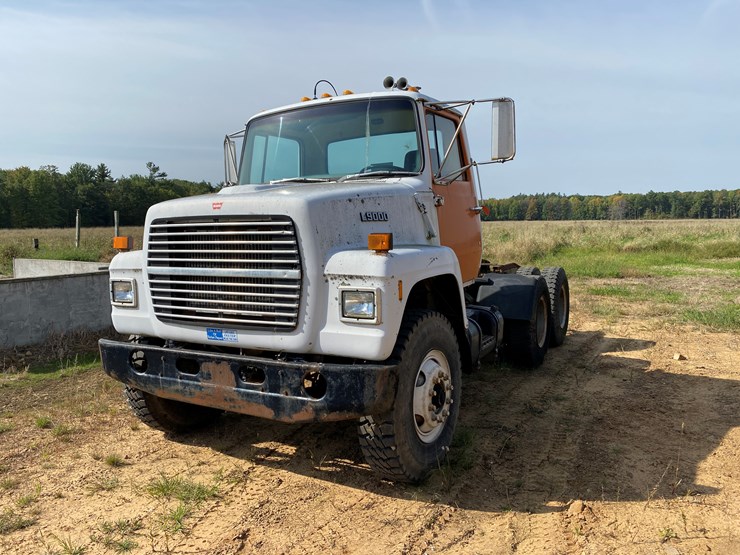 1987-ford-l9000-image-1