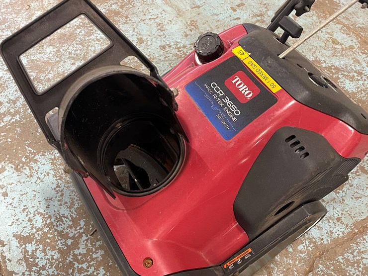 #7237-•-toro-ccr-3650-snowblower-image-9