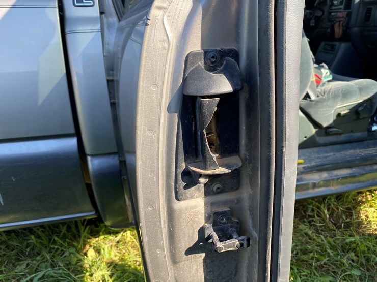 #1599-•-2000-chevy-silverado-1500-extended-cab-pickup-truck-(has-wi-title)-image-65