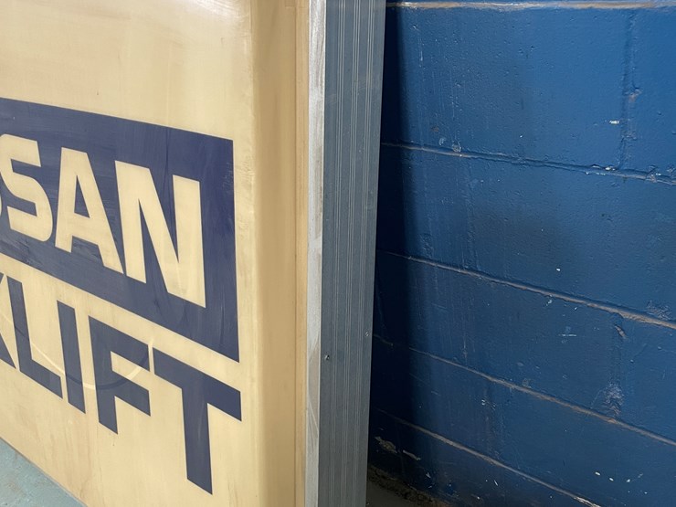 #7230-•-nissan-forklift-lighted-sign-image-7