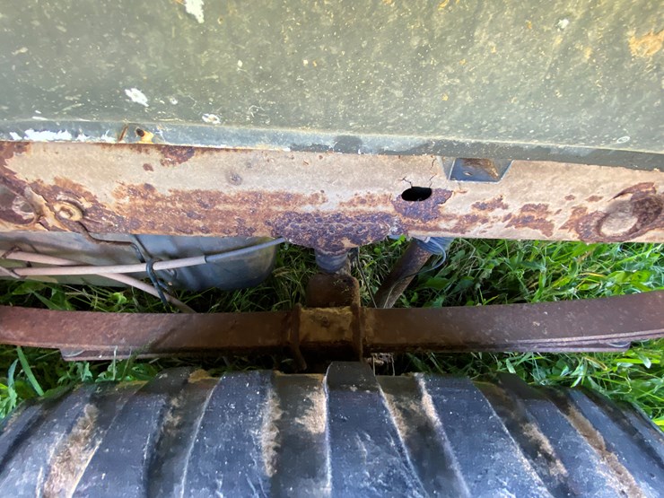 #1598-•-2010-chevy-silverado-1500-regular-cab-pickup-truck-(no-title)-image-16