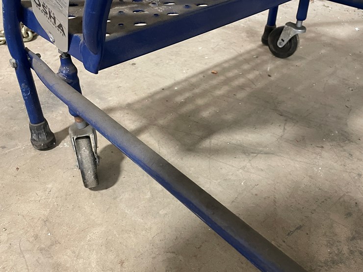 #7249-•-louisville-steel-4-step-warehouse-ladder-image-8