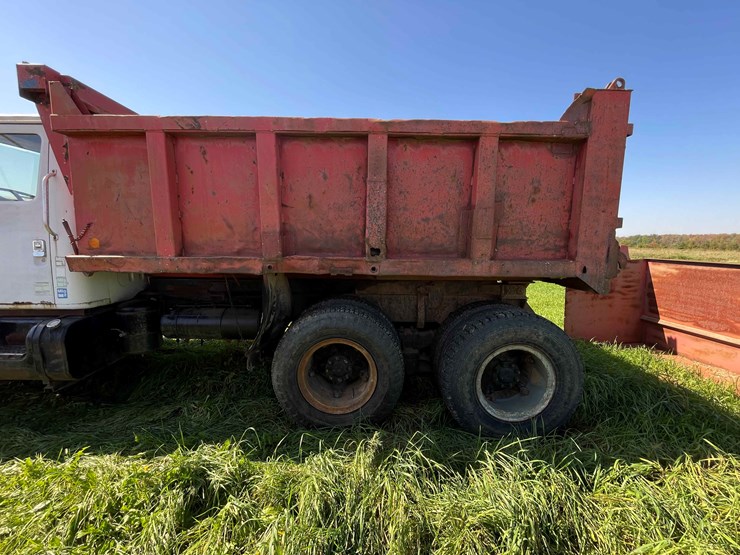 1982-international-dt466-image-119