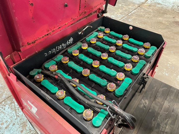 #5568-•-toyota-7-runner-1,500-lbs.-electric-forklift-image-35