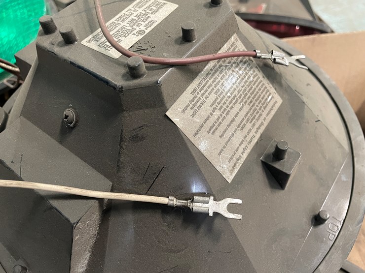 #7229-•-dialight-traffic-light-signals-image-9