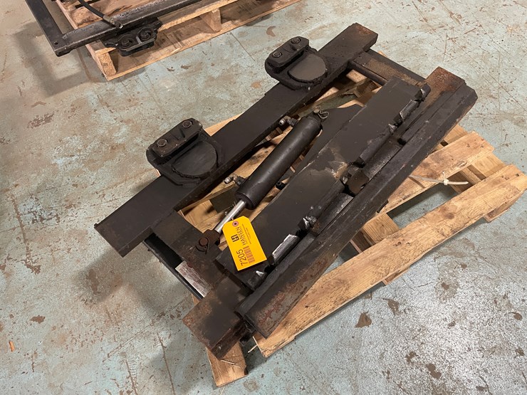 #7205-•-forklift-side-shift-plate-image-3