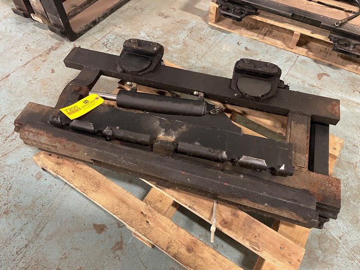 #7205-•-forklift-side-shift-plate-image-1
