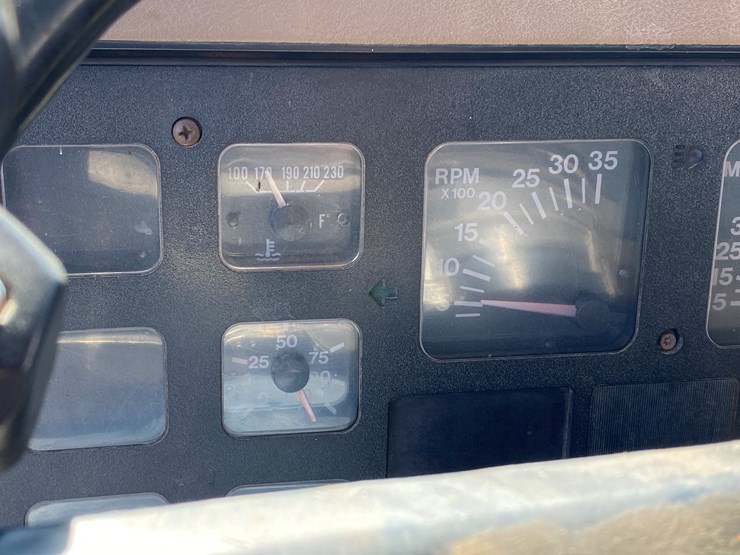 international-4900-image-51