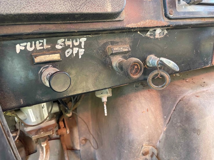 1982-international-dt466-image-97