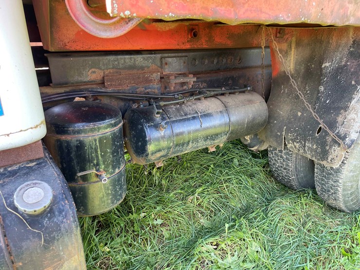 1982-international-dt466-image-55