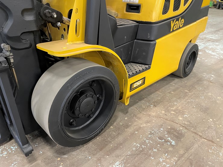 #5559-•-2017-yale-glc070-lp-forklift-image-17