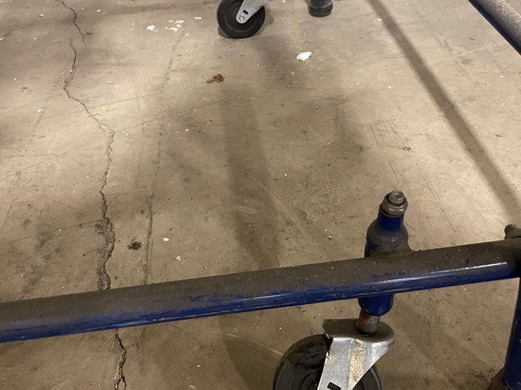 #7249-•-louisville-steel-4-step-warehouse-ladder-image-9