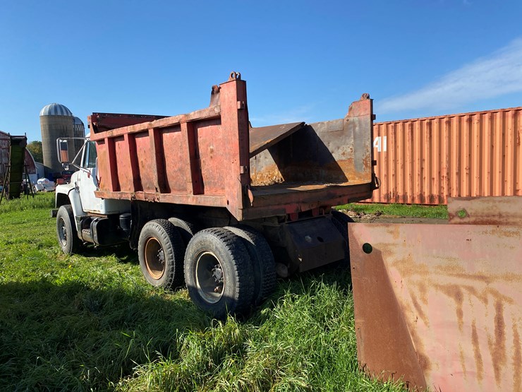 1982-international-dt466-image-10