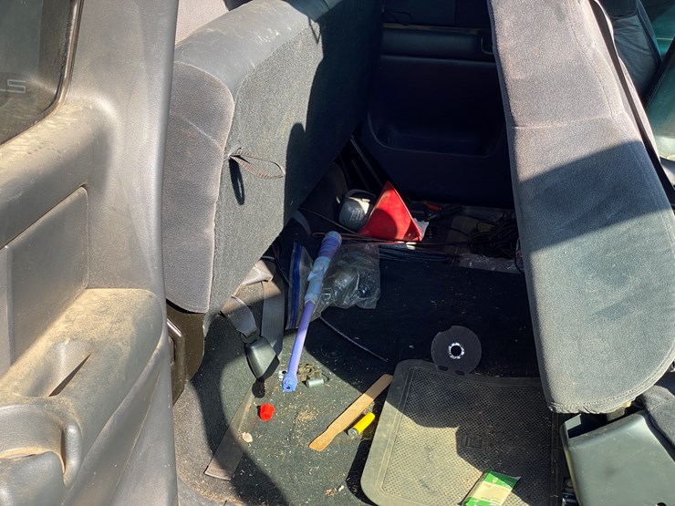 #1599-•-2000-chevy-silverado-1500-extended-cab-pickup-truck-(has-wi-title)-image-68