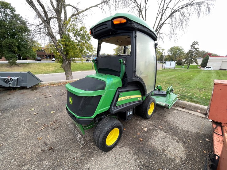 john-deere-1575-image-4