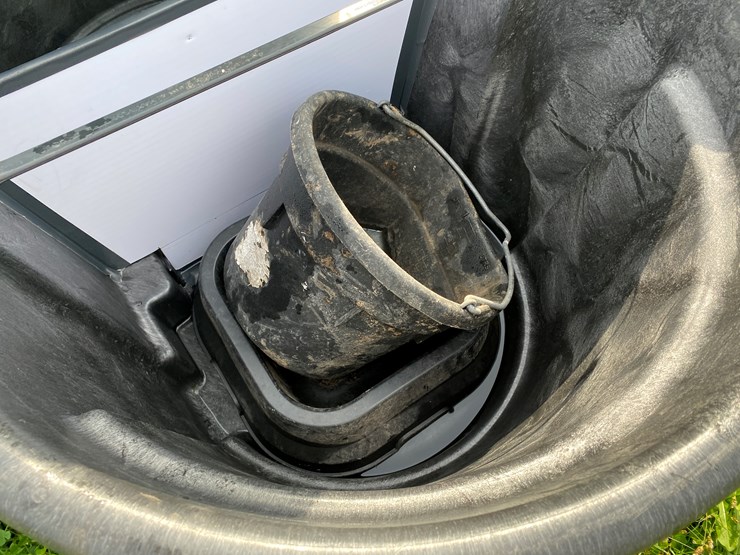 #1655-•-poly-100-gallon-water-tank-image-6