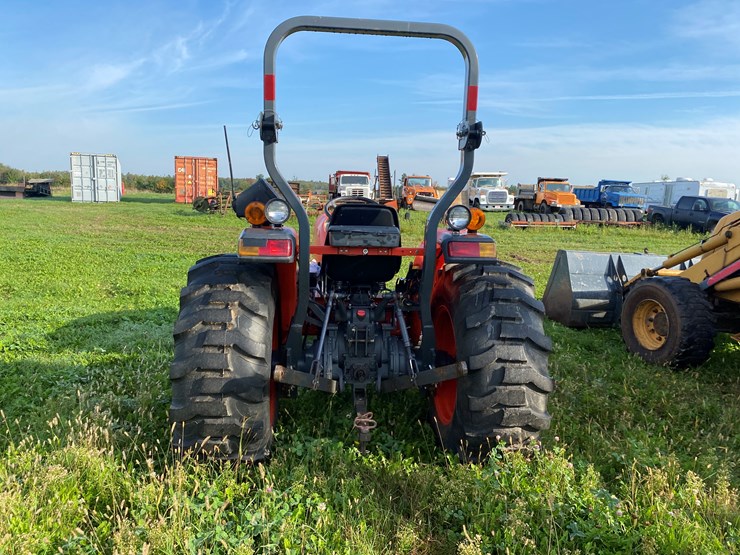 #1583-•-kubota-l4600d-4x4-diesel-tractor-image-7