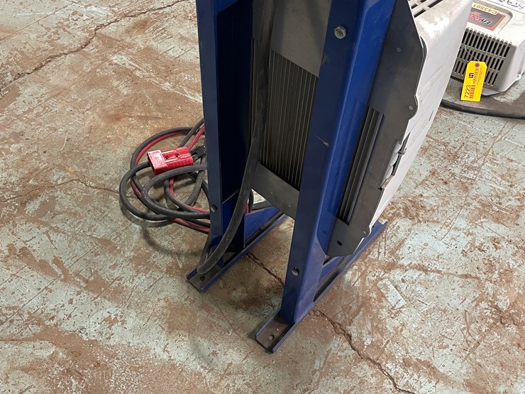 #7221-•-enersys-12-cell-battery-charger-image-3