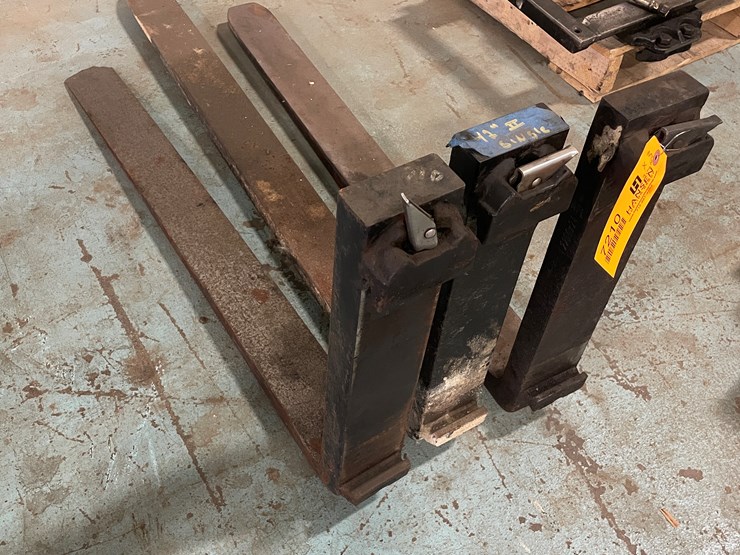 #7210-•-(3)-single-forklift-pallet-forks-image-5