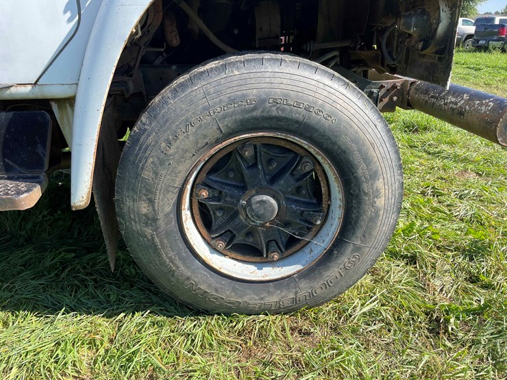 1982-international-dt466-image-71