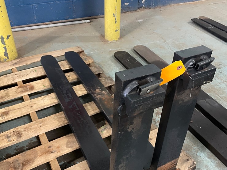 #7214-•-42"-x-4"-forklift-pallet-forks-image-5